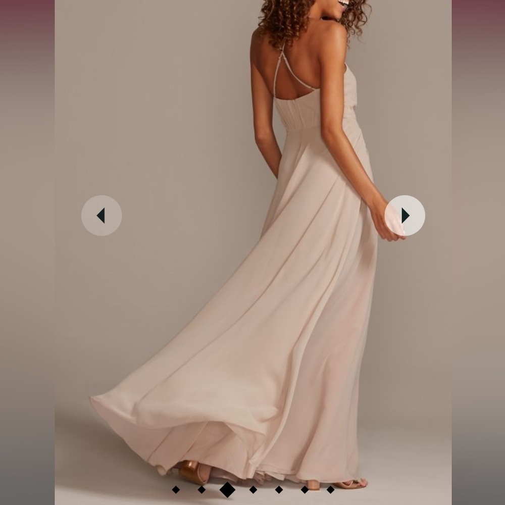 Women's David’s Bridal Chiffon The Daydream Dress V-Neck Bridesmaid Formal Dress - Picture 4 of 15